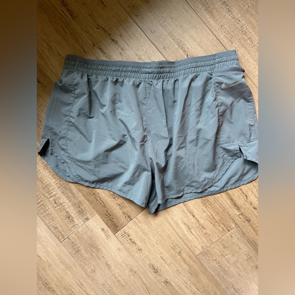 grey women’s Nike shorts XL